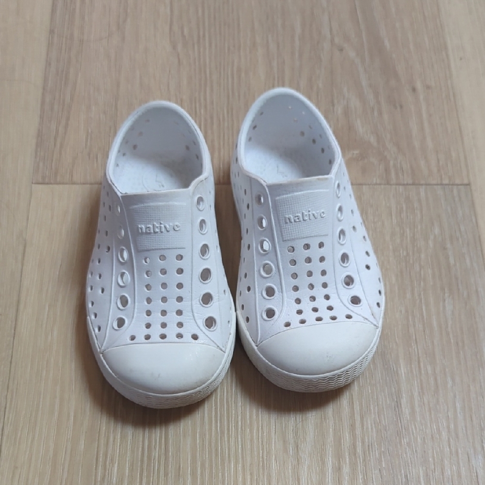 Native Kids White Shoes